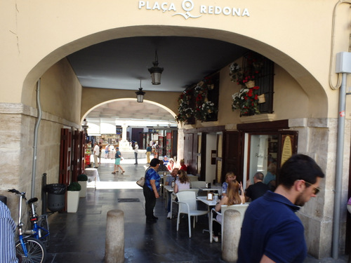 Pla&ccedil;a Redona.